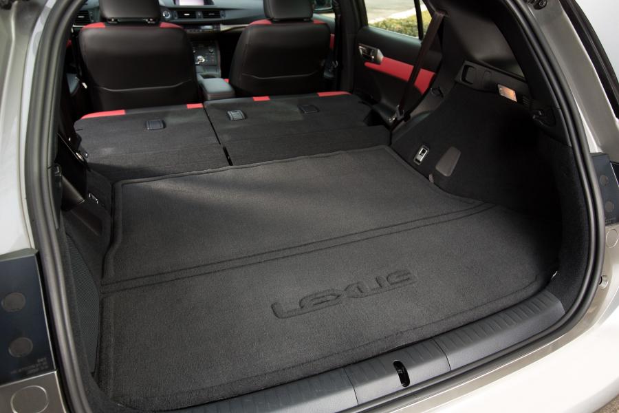  Lexus CT200h F-Sport Special Edition 2016 года  (фото 13 из 14)